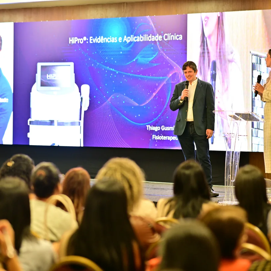 Palestra sobre tecnologia e aplicabilidade clínica na Feira Cosmética