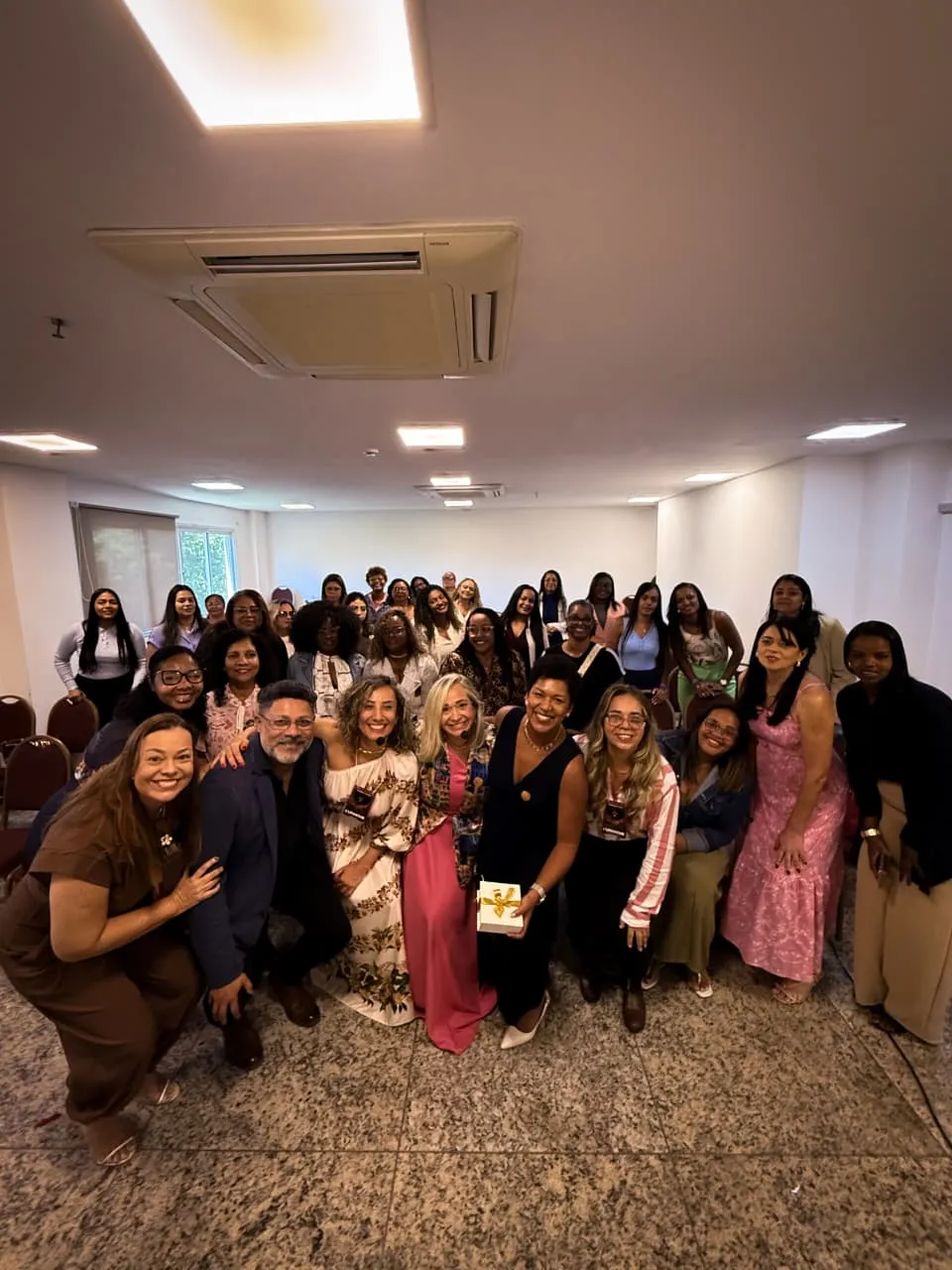 Participantes do Hair Summit Bahia 2026 reunidos no auditório